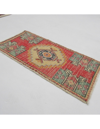 Decorative Vintage Mini Rug - 1`8" x 3`5"