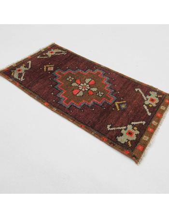 Vintage Decorative Mini Rug - 1`4" x 2`8"