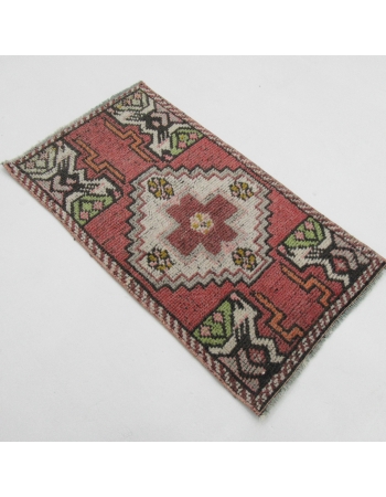 Vintage Decorative Mini Turkish Rug - 1`7" x 2`11"