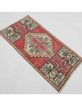 Decorative Vintage Mini Rug - 1`8" x 3`3"